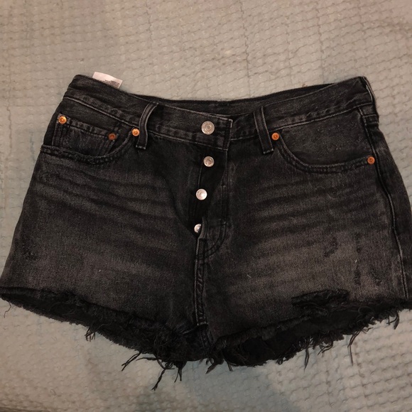 Levi’s 501 Shorts - Picture 1 of 3